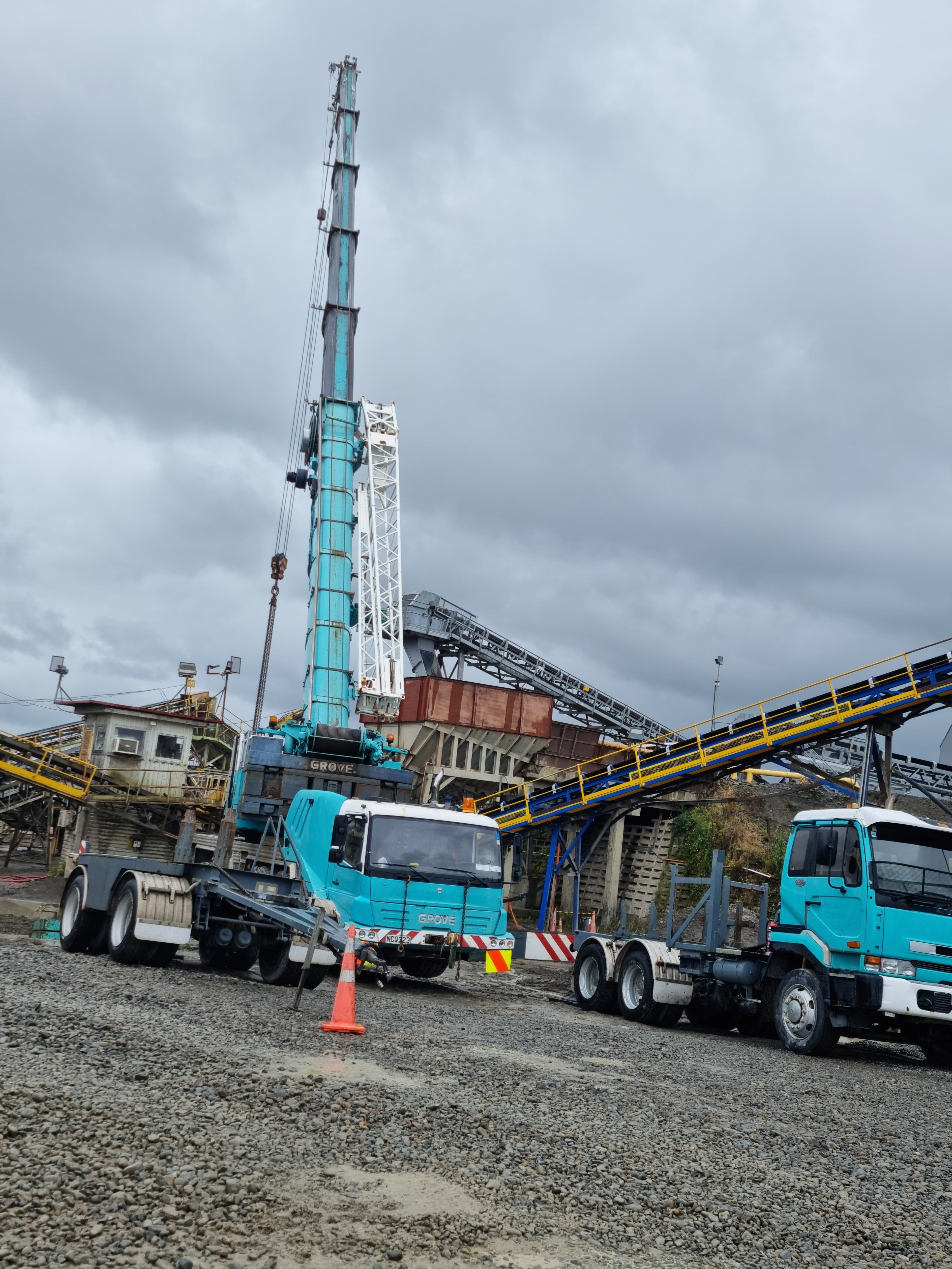 Construction crane